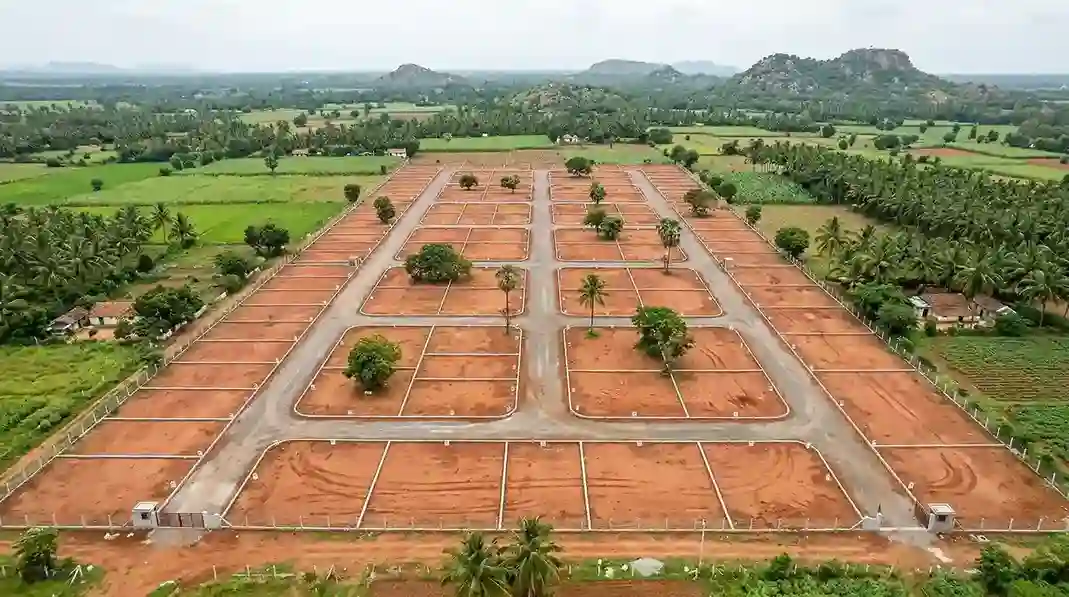 APCRDA Approved Villa Plots in Gannavaram with Wide Roads and Green Surroundings